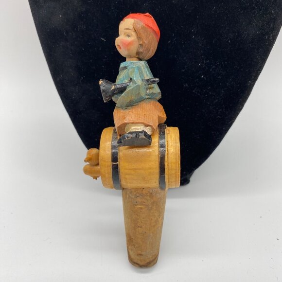 Vintage ANRI Bobble Head Boy on Barrel Cork Wine Bottle Stopper Handcarved Italy - Picture 2 of 9